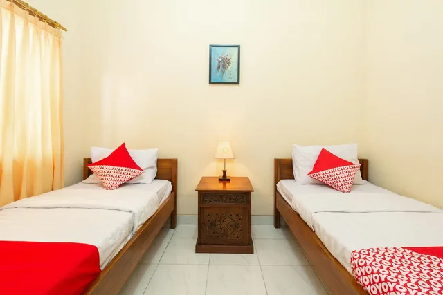 غرفة قياسية بسريرين منفصلين، OYO 1150 Omah Ladrang 2/7