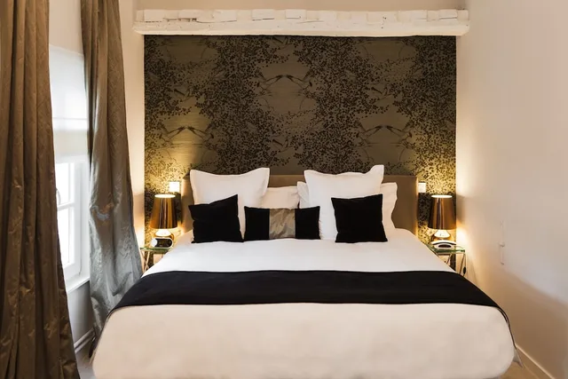 غرفة جونيور بسرير كوين بإطلالة على الفناء، Clarance Hotel Lille 2/5