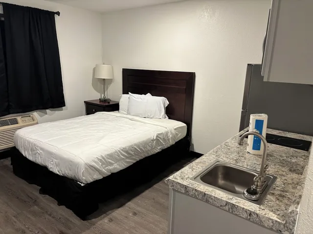 جناح استوديو ديلوكس بسرير كوين، StayInn Grand Forks 7/10