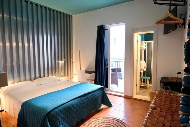 غرفة اقتصادية رباعية بسرير مزدوج وسرير بطابقين بشرفة، HOTEL PORTOFINO 2/9