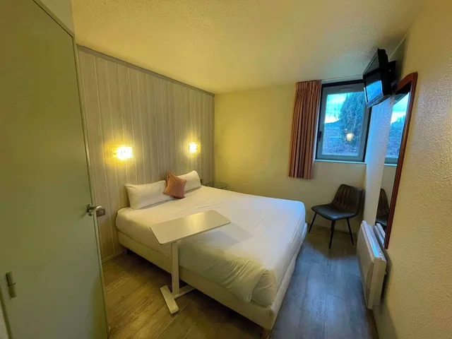 غرفة بسرير كوين، Brit Hotel Chambery 2/7