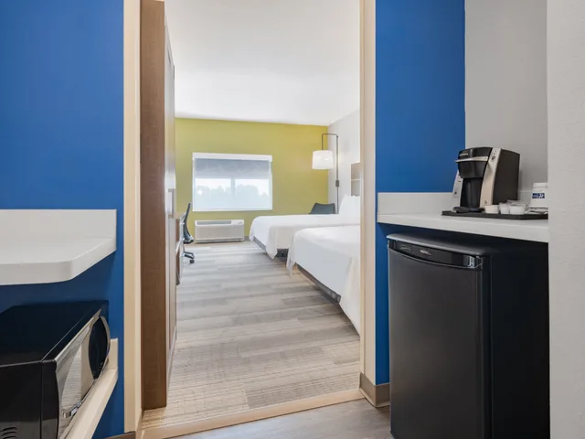 غرفة بسرير كينج لذوي الإعاقة، Holiday Inn Express & Suites Ruskin - Sun City 6/6