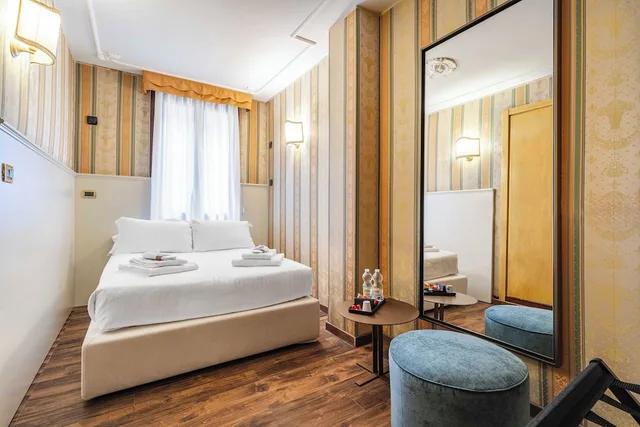 Classic, Double Bed, Private Bathroom, Ca Morosini 3/10