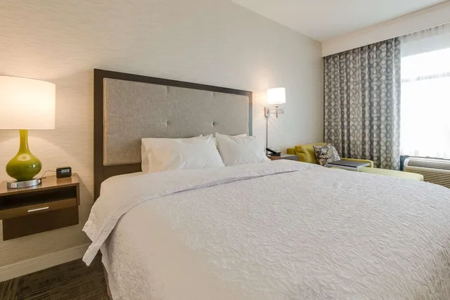 غرفة تنفيذية بسرير كينج، Hampton Inn White House 3/4