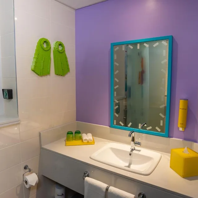 Friends and Kids، LEGOLAND Hotel Dubai 2/3