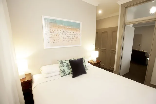 جناح سوبيريور بسريرين منفصلين بإطلالة على الشاطئ مع أريكة، HOTEL BONDI 1/3