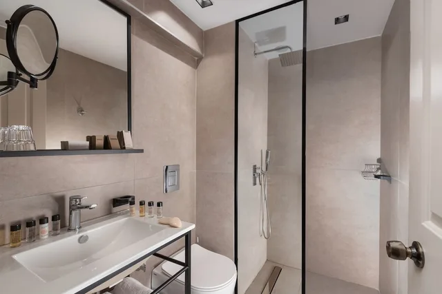 جناح بسرير كينج مع أريكة، Kos Divine hotel & Suites 5/6
