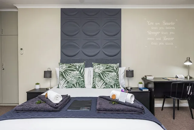 Comfort, Double Bed, Hill View، Plattekloof Premium Lodge 7/10