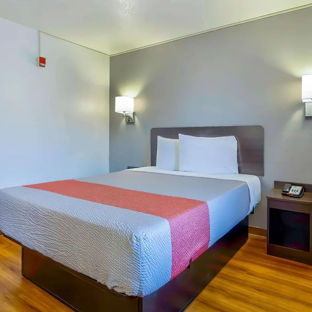 1 Full Bed - ADA/RI Shower، Motel6 Santa Rosa NM 3/8