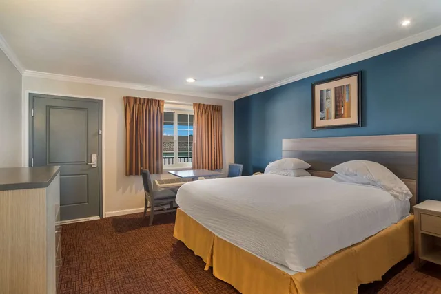 غرفة بسرير كينج، SureStay Hotel by Best Western San Rafael 4/8
