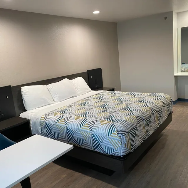 غرفة بسرير كينج لذوي الإعاقة، Motel6 Bullhead City, AZ 5/10