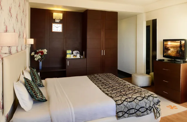 Super, Deluxe, Queen Bed, Honeymoon Inn Mussoorie 4/5