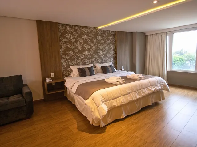 جناح بريميير بسرير كينج، Hotel Continental Inn 1/6