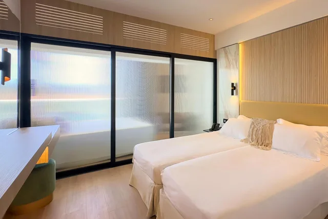 غرفة سوبيريور عائلية بسرير فردي بإطلالة على البحر، Cavo Maris Beach Hotel 1/10