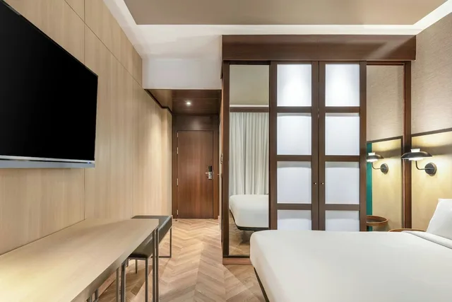 غرفة قياسية بسرير كوين، AC Hotel Bologna by Marriott 2/3