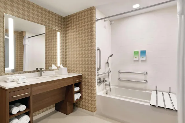 جناح بسرير كينج مع أريكة لذوي الإعاقة، Home2 Suitesby Hilton Lancaster Pa 2/3