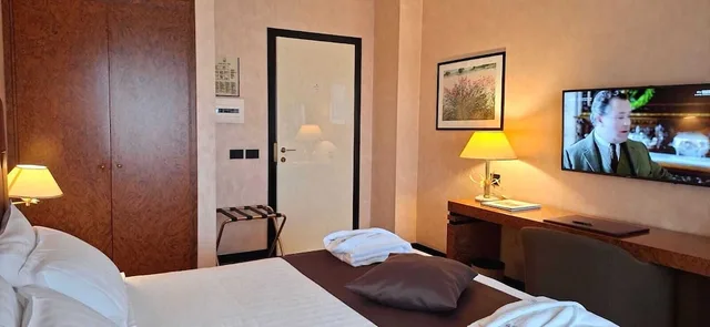 جناح جونيور بسرير كوين، HOTEL DE LA VILLE AVELLINO 7/10