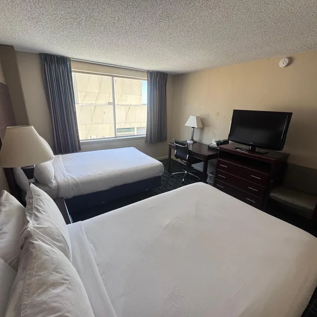 غرفة سوبيريور بسرير كوين، Barclay Hotel Atlanta Downtown 1/4