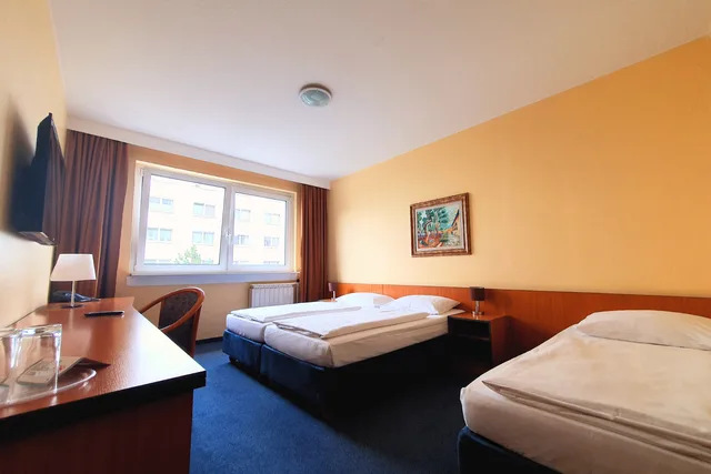 غرفة قياسية ثلاثية، Good Morning+ Berlin City East 2/3