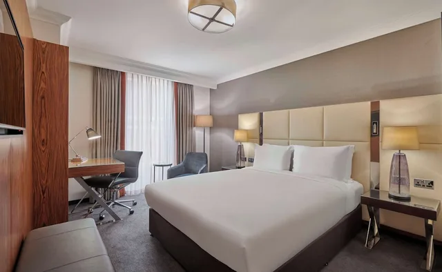 غرفة بسرير كينج بإطلالة على الفناء، Hyatt Regency London Albert Embankment 1/4