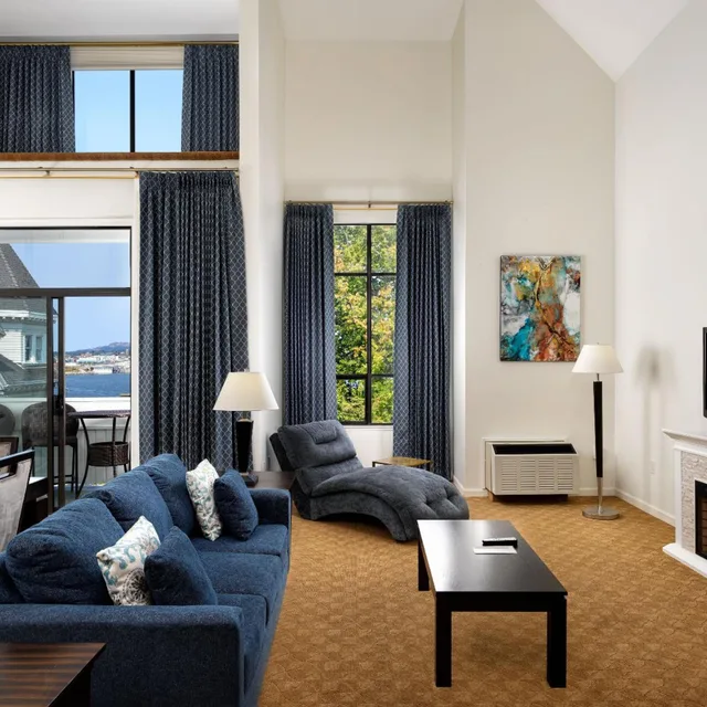 Grand, Dorset, Suite, King Bed، HUNTINGDON MANOR(FORMERLY Huntingdon Hotel & Suites) 4/9