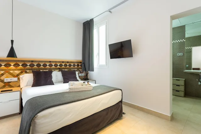 شقة سوبيريور بإطلالة على المدينة بـ6 غرف نوم، Quartprimera Apartments 1/10