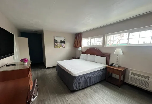 غرفة بسرير كينج لذوي الإعاقة، Days Inn by Wyndham Chico 1/2