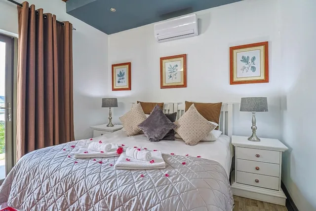 غرفة كومفورت بسرير كينج، Galagos Lodge 1/5