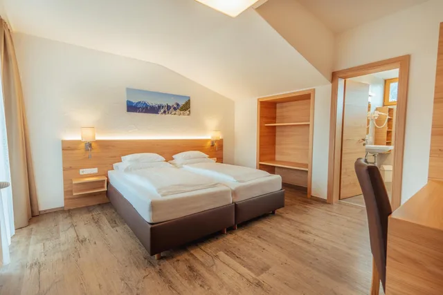 غرفة بسرير مزدوج بشرفة، Hotel Gesser Sillian 8/10