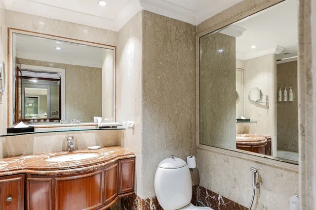 غرفة تنفيذية بسرير كينج، Le Royal Meridien 5/6