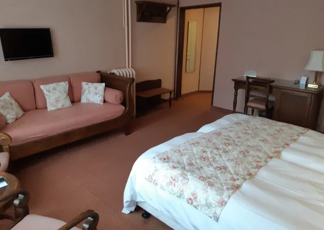 Deluxe, Double Bed, West View, South Wing، Hotel Regina Wengen 7/8