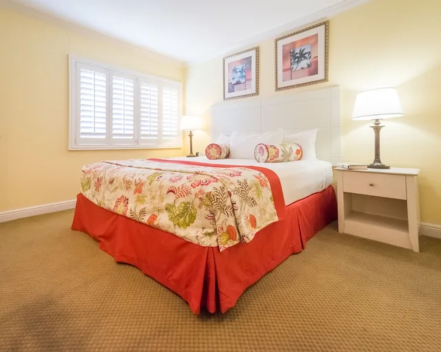 2 Bedrooms, Suite, 2 King Beds, Sofa, Inn at the Beach 7/10