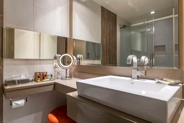 غرفة تنفيذية بسرير كينج، Best Western Plus Edmundston Hotel 4/5