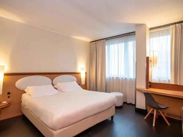 غرفة سوبيريور بسريرين منفصلين، Mercure Roma West 6/9
