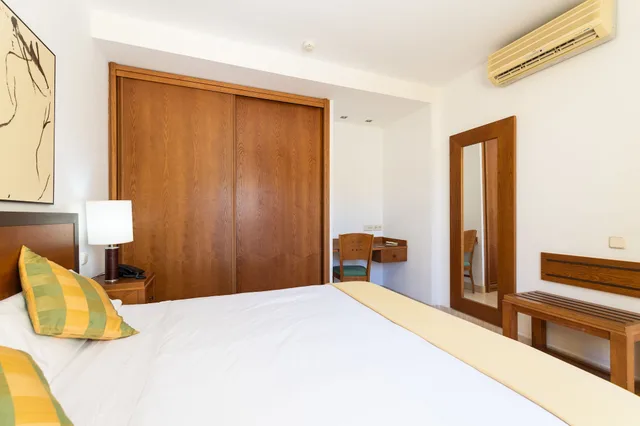 شقة بسريرين منفصلين بغرفتي نوم مع أريكة بمسبح خاص، Holiday Club Sol Amadores 2/10
