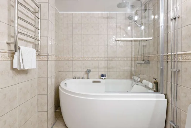 غرفة بريميوم بسرير كينج بحوض استحمام، Nora Stadshotell, Sure Hotel Collection By Best Western 4/5