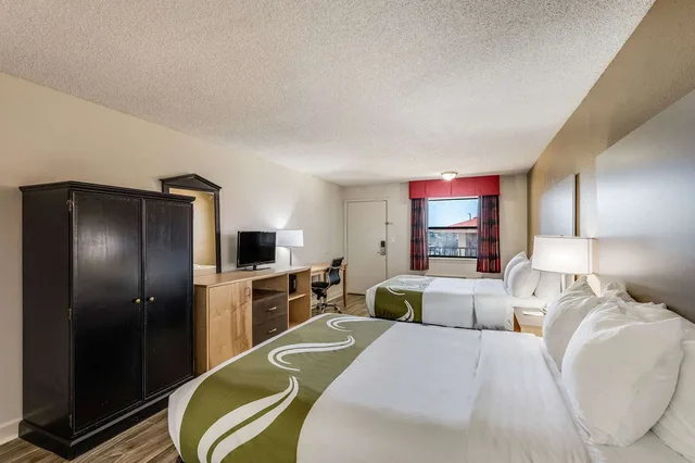 غرفة بسريرين مزدوجين، Quality Inn and Suites Hot Springs Lake Hamilton 1/3