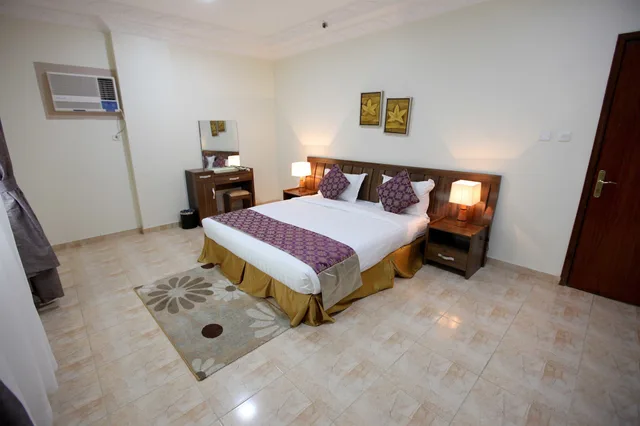 شقة بسرير مزدوج وسريرين منفصلين بغرفتي نوم، فندق برج العنوان(Enwan Suites Serviced Apartments) 4/10