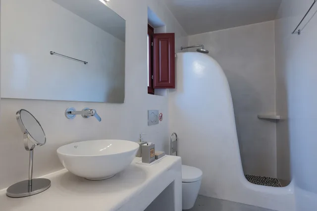 Semi Basement, 2 Bedrooms, Suite, 2 Queen Beds, Patio، Aplada Suites 4/5