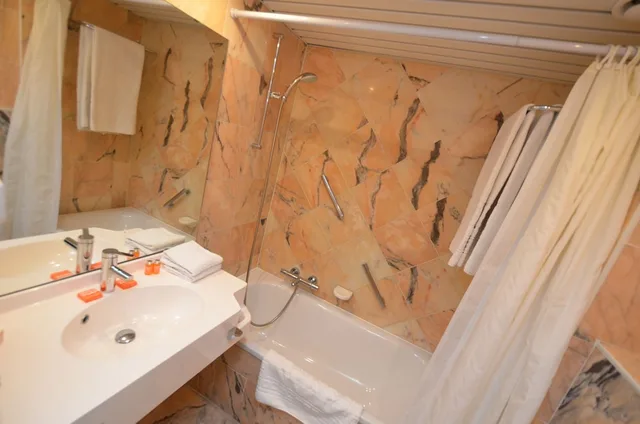 غرفة قياسية مفردة، Bedford Hotel & Congress Centre 6/6