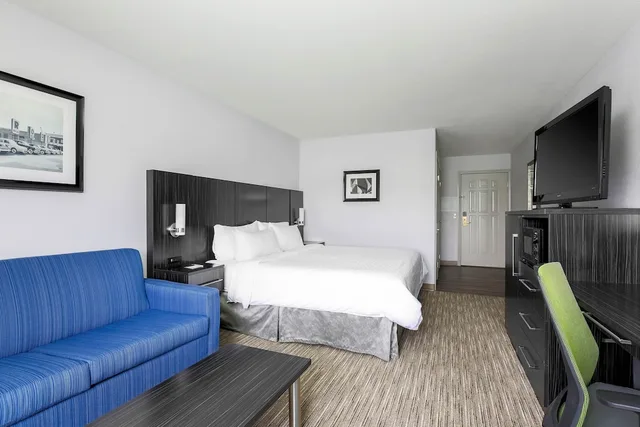 غرفة قياسية بسرير كينج، Holiday Inn Express Lancaster 4/6