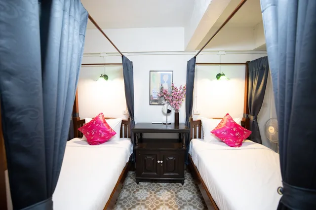 Room, Twin Beds, Shared Bathroom, Sleeper House 4/10