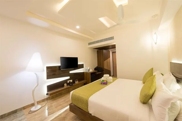جناح جونيور بسرير مزدوج وسرير فردي بغرفة نوم واحدة لذوي الإعاقة، Hotel Chenthur Park 2/3