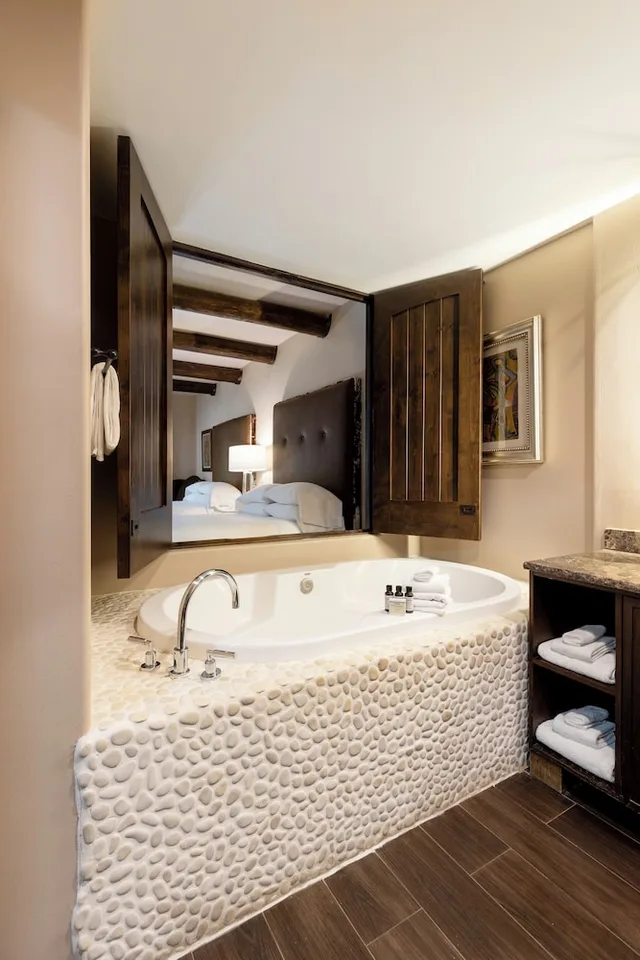غرفة سوبيريور بسرير كينج بإطلالة على الفناء، El Monte Sagrado Resort 6/7