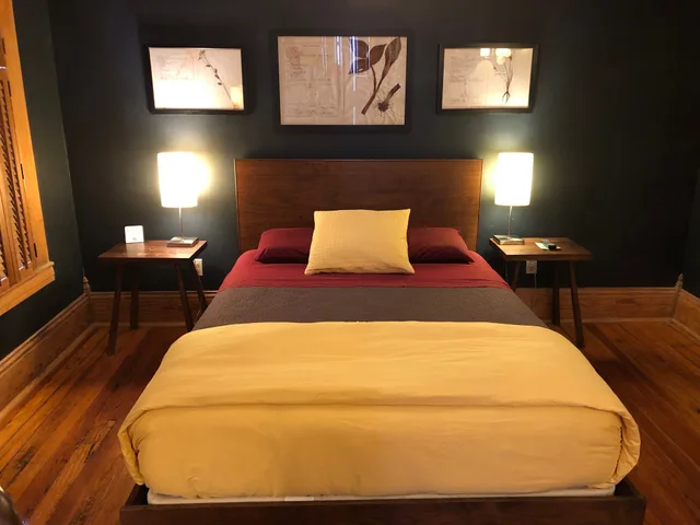 غرفة بسرير كوين بإطلالة على النهر، Hotel Frederick 1/2