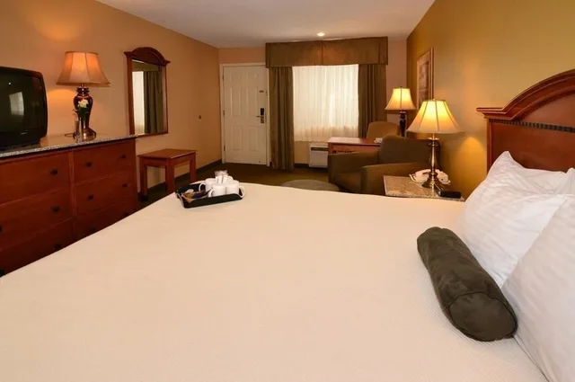 Standard, Queen Bed, Accessible, Best Western Sunrise Inn 3/3