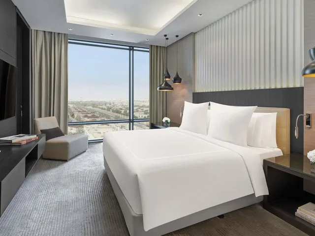 جناح رئاسي بسرير كينج وسريرين منفصلين بغرفتي نوم، فيرمونت الرياض(Fairmont Riyadh) 3/7