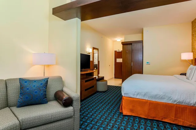 Suite, King Bed, Fairfield Inn Suites Snyder 2/5