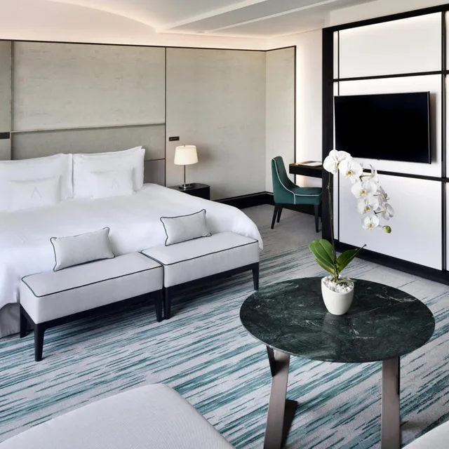 Premier, Golf Course View، Address Montgomerie 3/5