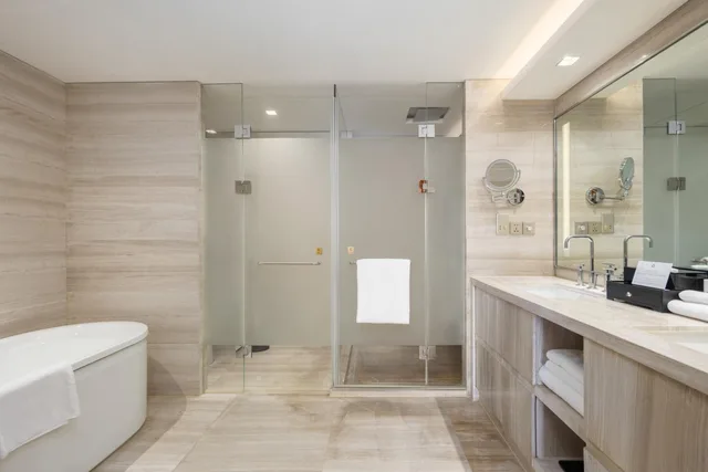 غرفة كلاسيكية بسريرين منفصلين مع دخول الصالة، Intercontinental Jinan City Center Formerly Crowne Plaza Jinan City Center 3/6